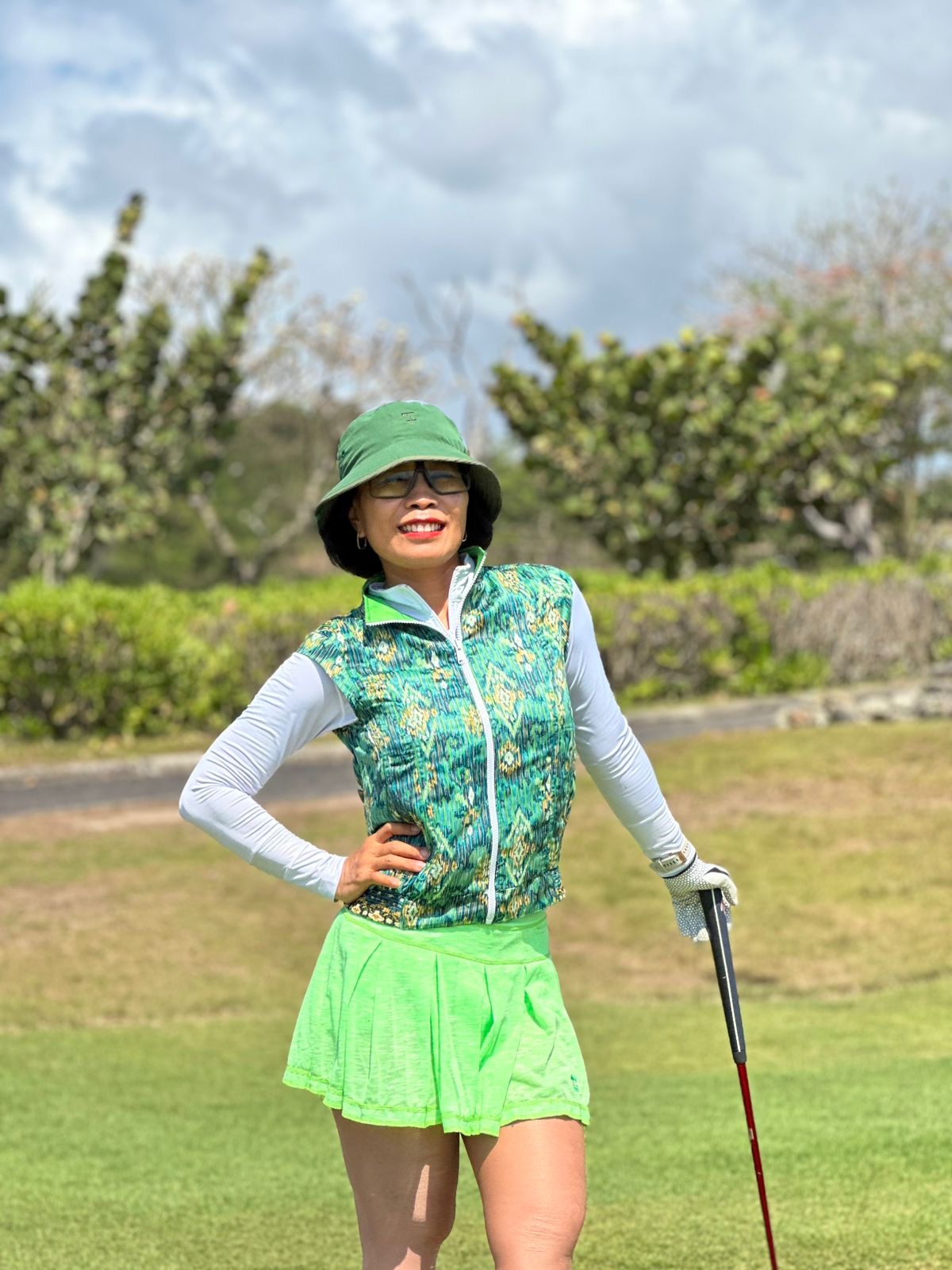 LS-085D || Skirt green stabilo with 2 Stright cut front pocket and all-around swing pleats