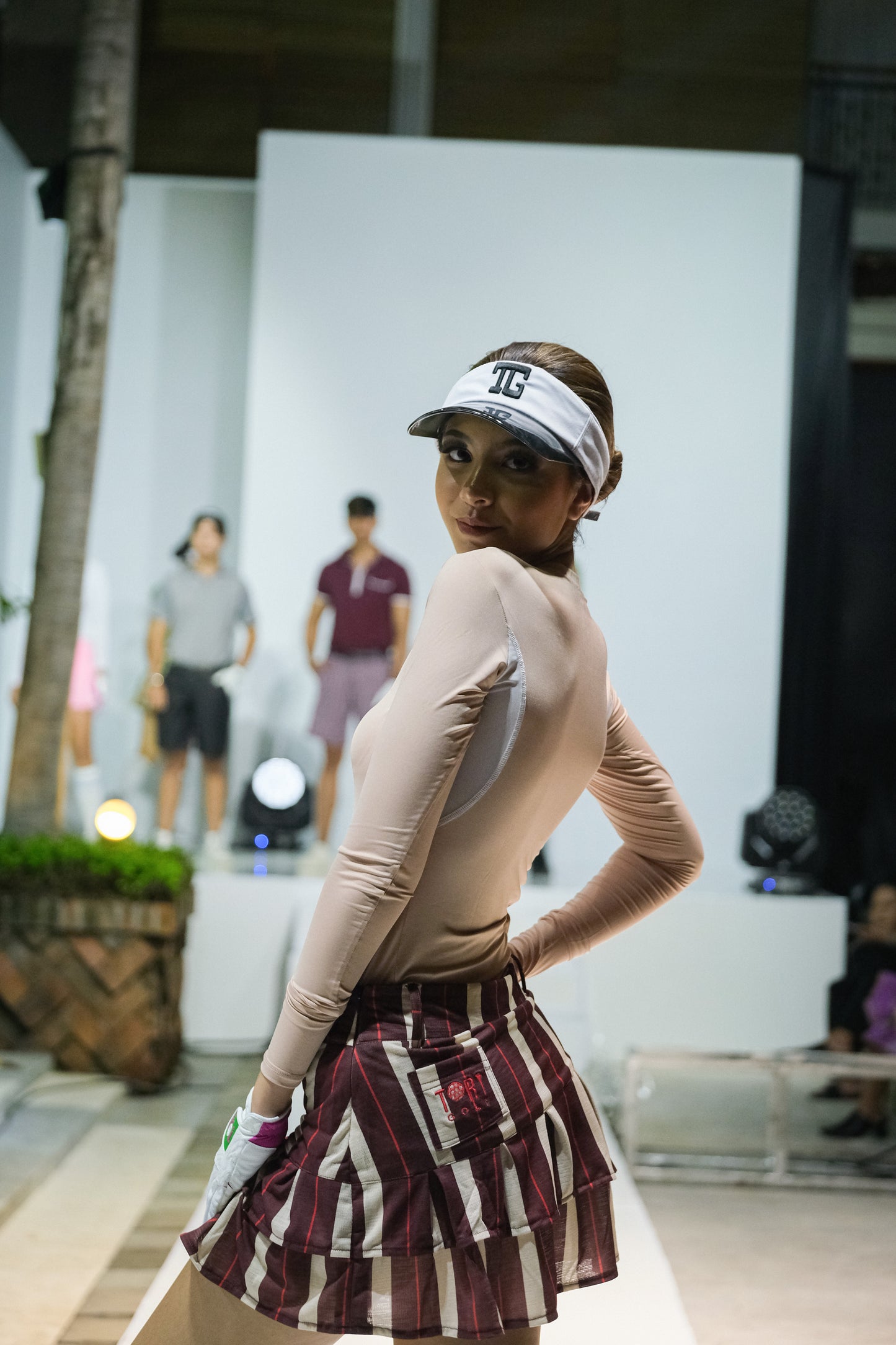 LS-086A || Skirt brown with white and red vertical stripes side zip fastening with 2 frilled rows pleated