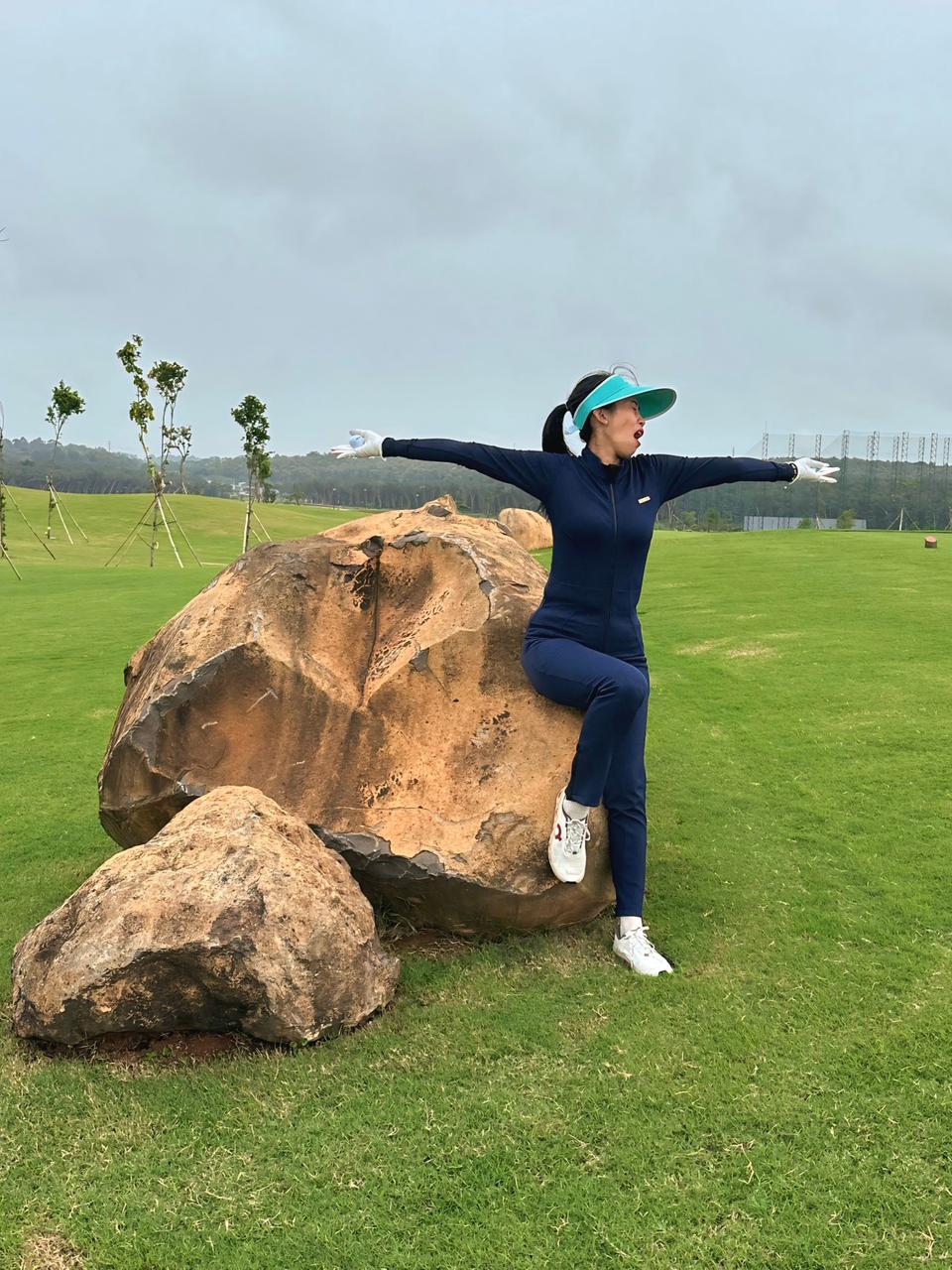 LGS-024 || Golf Set - Navy Color Long Sleeve and Mock Neck Top with a Black Double Sliders Zipper, Polyester with Embossed Fabric and Navy Straight Slim Fit Trousers with Belt Loop at the Waist