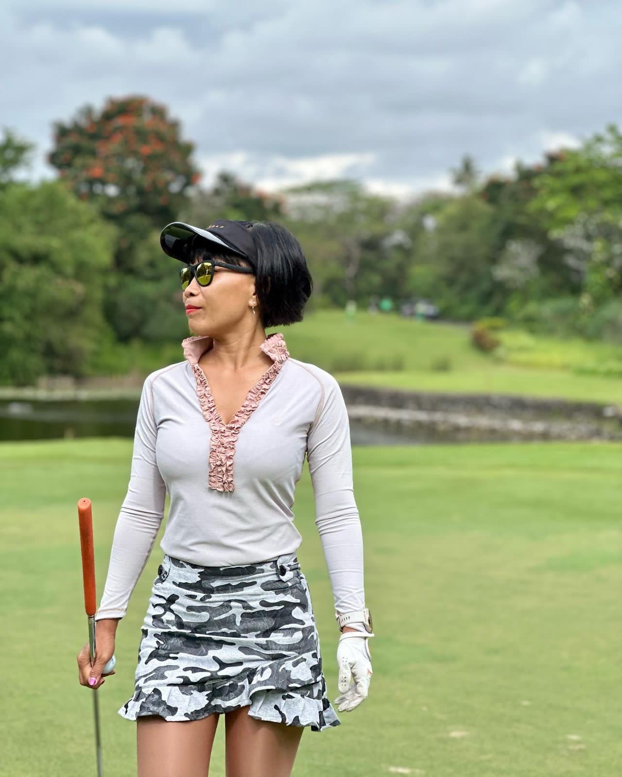 LT-119A || Ladies top Light Grey with Deep Vee Neck & Frilled Pink Collar Trim with Pink Back Panel Raglan Long Sleeves Light Pink Overlock Stitching.