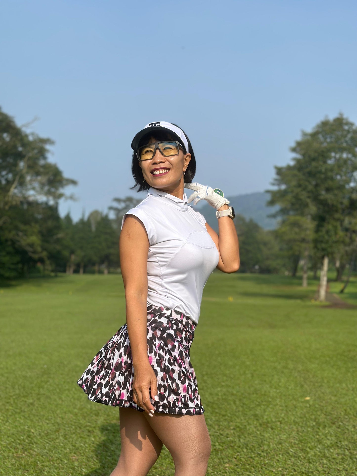 LS-085G || Skirt pink and black leopard motif and off white with 2 Stright cut front pocket and all-around swing pleats