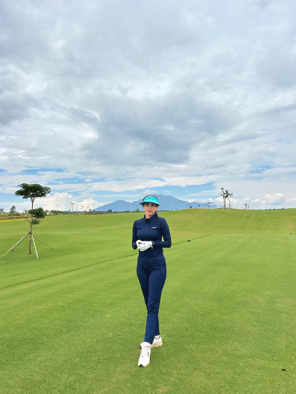 LGS-024 || Golf Set - Navy Color Long Sleeve and Mock Neck Top with a Black Double Sliders Zipper, Polyester with Embossed Fabric and Navy Straight Slim Fit Trousers with Belt Loop at the Waist